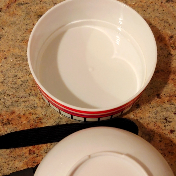 Hello Kitty Bento Box - Picture 6 of 9